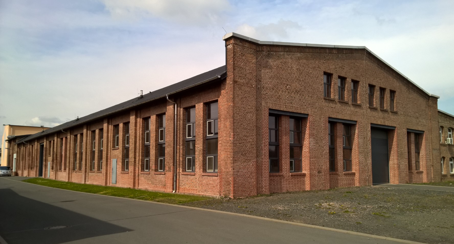 Ansicht Produktionshalle mit Büro- und Sozialtrakt in Gotha, Südstraße 15 Ansicht Produktionshalle mit Büro- und Sozialtrakt in Gotha, Südstraße 15