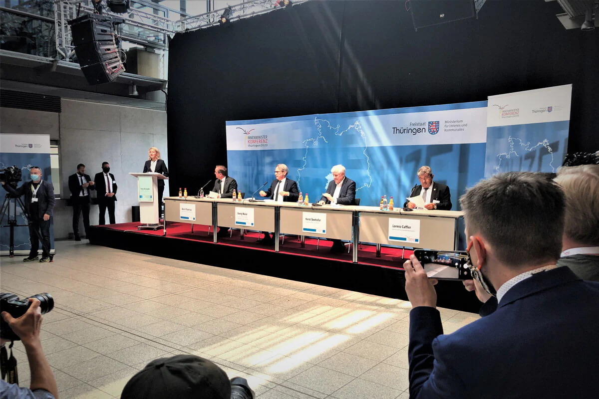 COMCENTER Slide 6 Bildbeschreibung / description: Pressekonferenz im COMCENTER Brühl